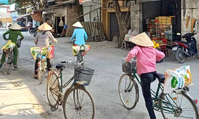 Bà con nông dân với phân bón Sông Mã