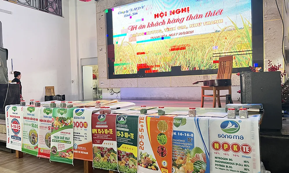 Sản phẩm của Công ty Cổ phần phân bón Sông Mã được trưng bày, giới thiệu tại Hội nghị
